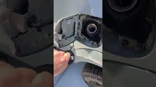 Держатель крышки бензобака