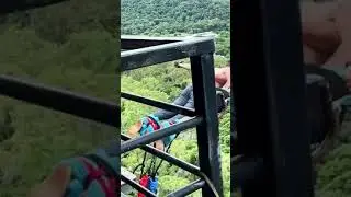 #TB Zac Efron & His Brother Dylan Bungee Jump For 