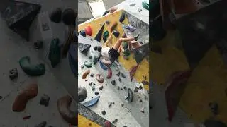 Un 🎂 #climbing #boulder #bouldering #love #escalada #climbinggym #climb #escalator #boulderinglife
