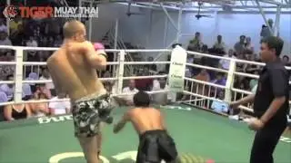 Finish of the Week: Oscar's Front Kick(Teep) Knockout
