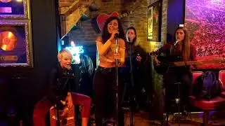 20171127 Luminize: Innocent! in Parkroad Café, Den Haag