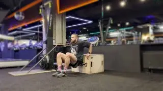 Bench Dips with Knees Bent (Обратные отжимания ноги согнуты)