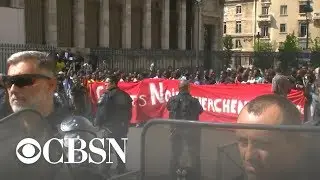 Undocumented immigrants protest in Paris