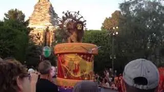 Disney Land Park Lion King Parade