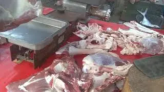 Zabardast Gosht half kg kima half kg boti cutting by fastest butcher