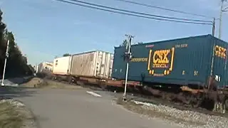 CSXT ES44DC #5335 leads a southbound intermodal at Brentwood, TN
