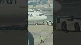 #kuwait #AirLine #dubaiairport #travel #takeoff #dubai #viralshorts #shorts #aviation #beautiful