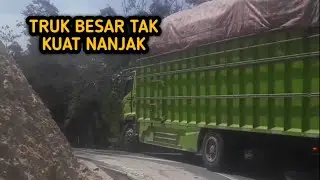 Truk Besar Tidak Kuat Nanjak Nyaris Terbalik Saat Lewati Tanjakan Tajam