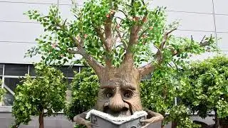 Lifelike Animatronic Talking Tree