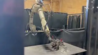 OTC, model DT-ARC 500 C, robotic welding cell | Lot 17974 | Orbitbid