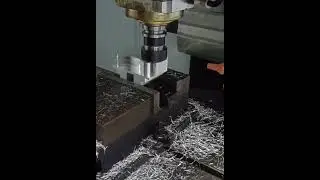 Tooling and fixture processing! The CNC machining center is working!