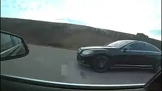 Mercedes CL 550 vs Bmw 330  2.0 l .