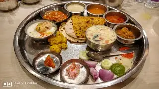Unlimited Veg Thali for Rs 140 Only at Chetna Dining Hall | Nashik Food Tour
