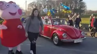 Os Reis Magos pas&eacute;anse por Begonte en veh&iacute;culos cl&aacute;sicos