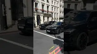 Lamborghini Urus & Rolls Royce Cullinan at traffic lights in London. #rollsroyce #lamborghiniurus