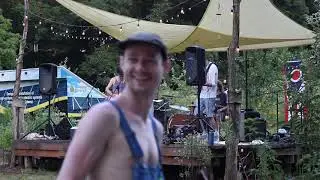 Yuppie - Scoundrel (Live at Fern Fest)