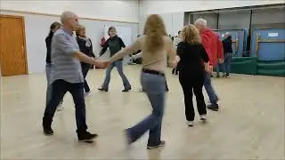 Avui ballem amb... BALLAVEU &middot; Corranda