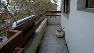 Departamento - Piso 3 ambientes a la calle con balc&oacute;n corrido
