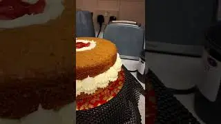 VICTORIA Sponge!! Classic Victoria Cake!🔥🔥