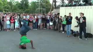 Paris Street Dancers / Break Dancers / Breakdancers / 2008/ La Tour Eiffel