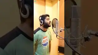 Why do singers use condenser mic in studio recording? 🤯🤔| Arijit Singh studio recording | Lyrics M1