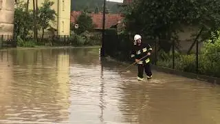 Zalane centrum Jaroszowic po ulewie
