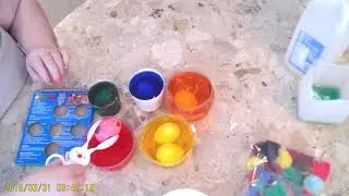 Recycle your plastic containers to dye Easter Eggs