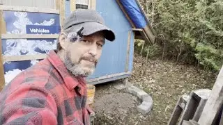 Je transporte les pierres pour le potager ! #diy #cabane #forest #construction #jardín #coffre
