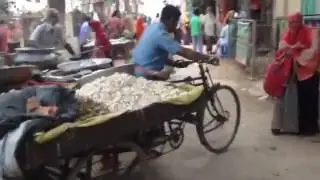 Encroachment of a shishu park and a residential area by hawkers