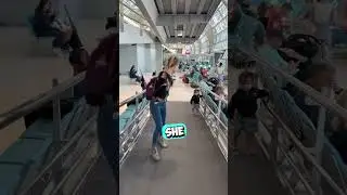 Она водит машину, используя только ноги 😳 (@devojka_sa_krilima_/TT)