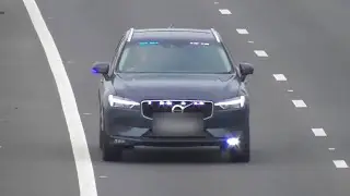 COOL UNMARKED POLICE CAR ! Volvo XC60 Responding on the Motorway
