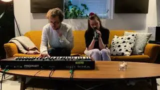 Emilie &bull; Live i studio