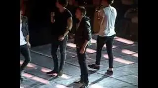 One Direction - Twitter Questions - Manchester MEN Arena TMH Tour 20th April 2013