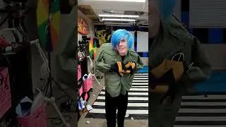 DIY DECAPITATED HEAD COSTUME BY 5 MINUTE CRAFTS!