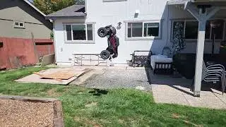 Xmaxx Jump/// Broken gears