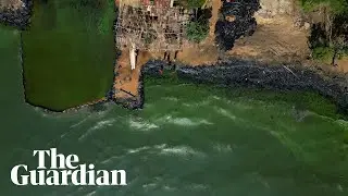 Venezuelans handpick plastic and rake up oil in bid to save Lake Maracaibo
