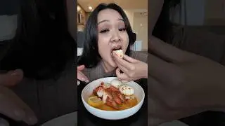 Пробуем вирусную имитацию ножек снежного краба от Sam&rsquo;s Club #youtubeshorts #shorts #mukbang #sea...