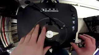 Portablism #2: A quick 1 min scratch on the Omni portable turntable