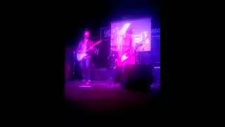 P&aacute;nfilo y Las Humbertas - No Me Toques