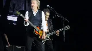 Paul McCartney, Ronnie Wood, and Paul’s first Hofner; Get Back London 19 Dec 2024