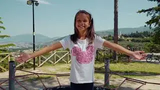 Trevi, &laquo;un abbraccio a braccia aperte&raquo;: lo spot del Comune