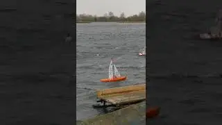IOM sailing C rig in 33kts at Cotswold Model Yacht Club