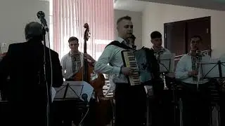 Alexandru Sili și Orchestra de Muzică Populară Tinerii rapsozi. Dirijor Vasile Panainte