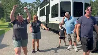 Курорт и кемпинг WillowTree Rv - Сезон 1, 7 серия: Часть 3 - Приключения в автодоме с Лори и Ариссой