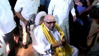 Director K. Balachander died - Former  Chief Minister Karunanidhi  Pay Homage to K. Balachander