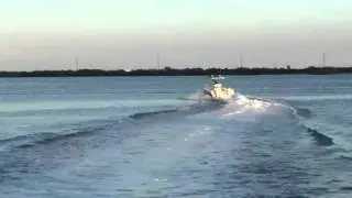 2005 Twin Vee Catamarans 26 center console