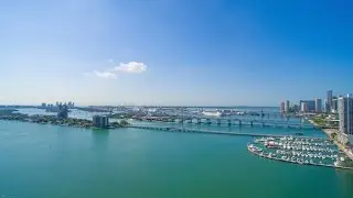 5 Reasons to live in the Edgewater Neighborhood.