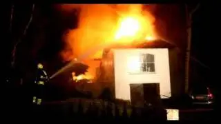 Grote brand villa met rieten dak Bilthoven  19-03-11