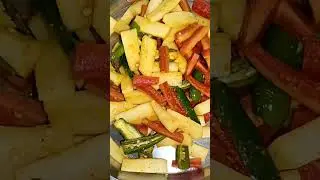 salbhar tak chalane wala gajar,muli mirchi ka achar #desikitchenkazayka #cookathome #like #share