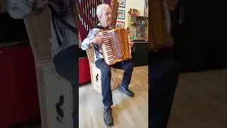 Czarda ( V.Monti) Giancarlo Caporilli alla fisarmonica